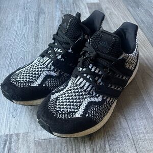 adidas Ultra Boost 5.0 DNA Oreo Size 9.5